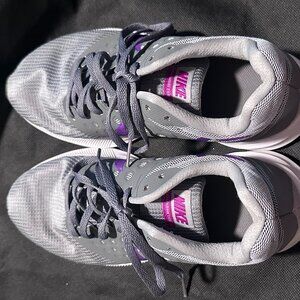 Nike Women’s Running Shoes Gray/Purple – Size 8